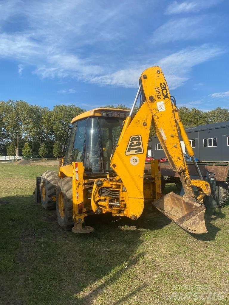 JCB 3 CX Super Ekskavatori-iekrāvēji