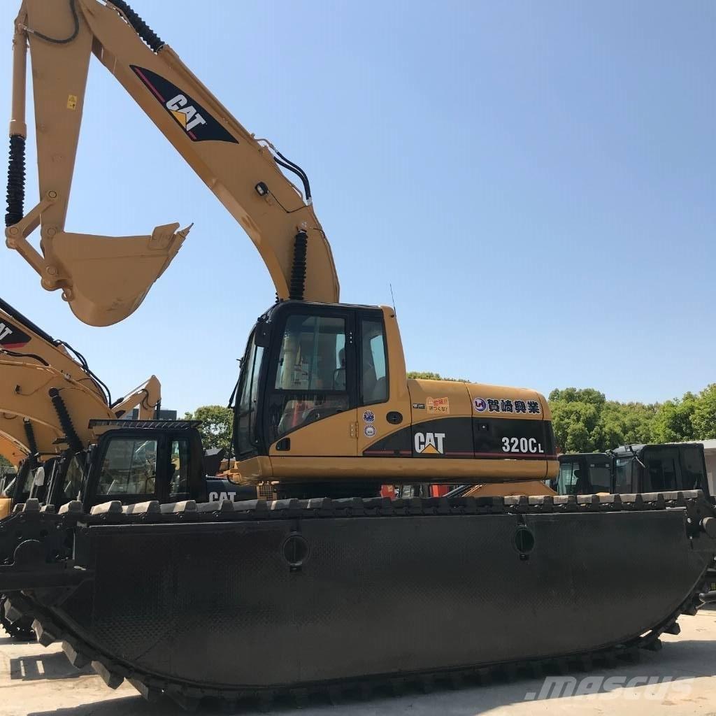 CAT 320 D Amfībijas tipa ekskavatori