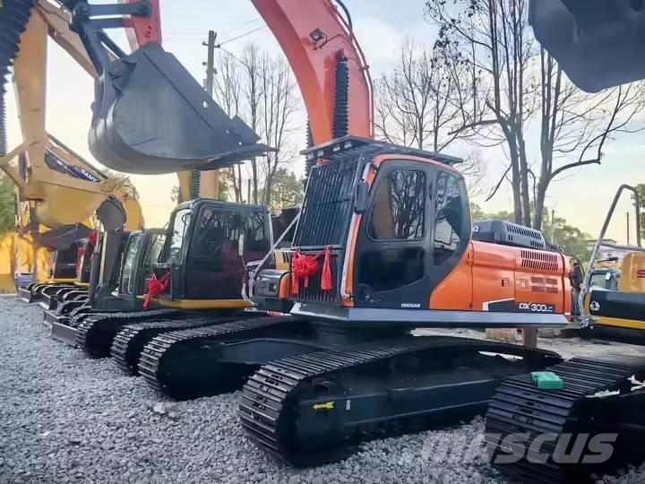 Doosan DX 300 LC Kāpurķēžu ekskavatori