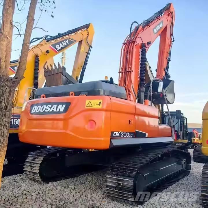 Doosan DX 300 LC Kāpurķēžu ekskavatori