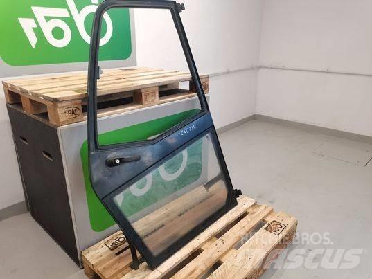 CAT TH417C door Kabīnes un interjers