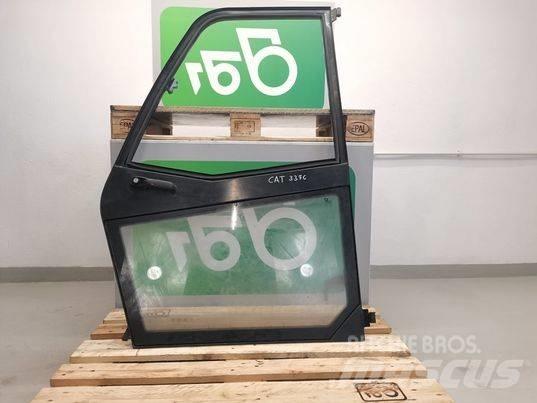 CAT TH417C door Kabīnes un interjers