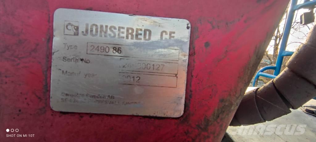 Jonsered 2490 Kokmateriālu krāni