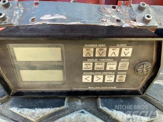 Hesston 4900 Ķīpu preses