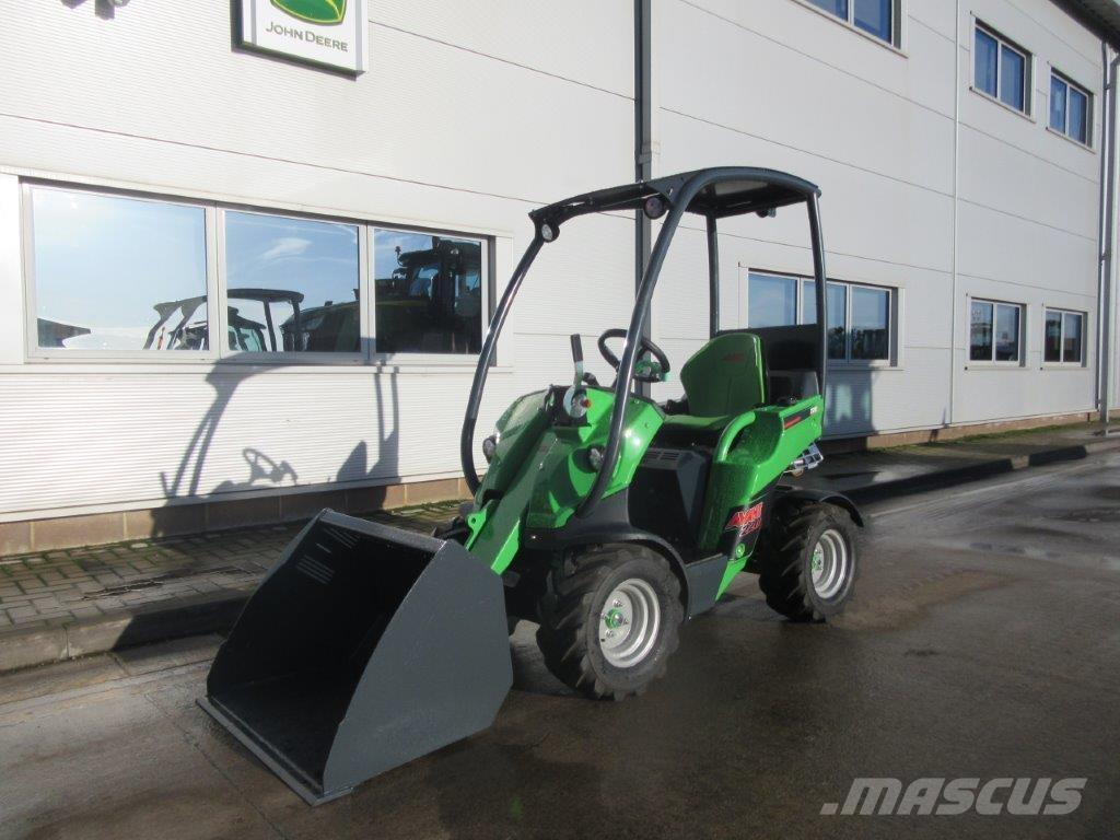 Avant 220 Teleskopiskie manipulatori