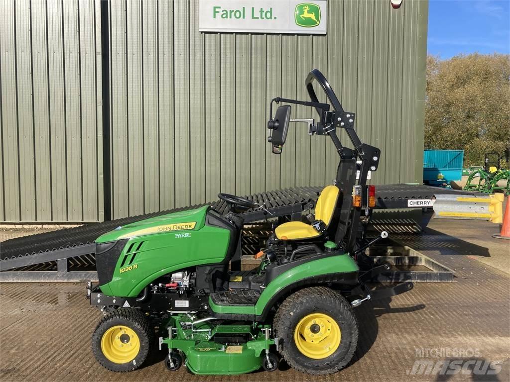 John Deere 1026R Kompaktie traktori
