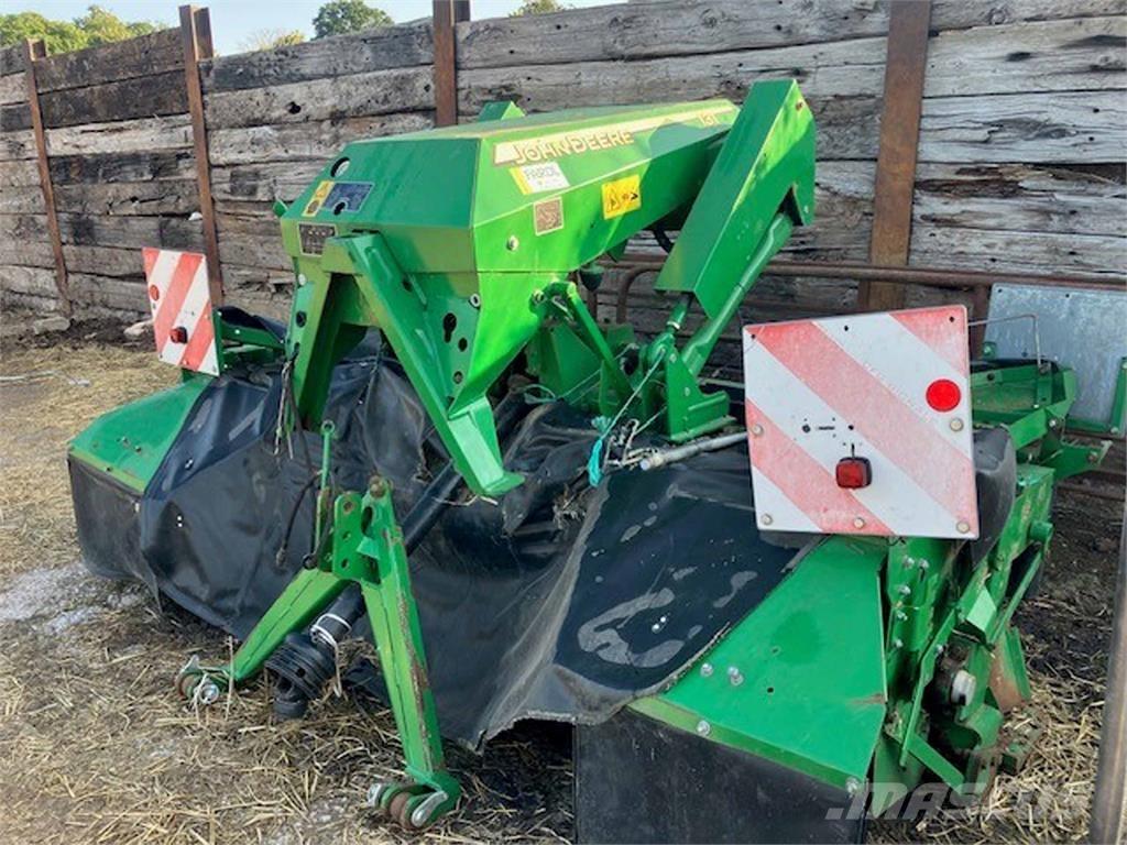 John Deere 131 Cits lopbarības novācēju, kombainu aprīkojums