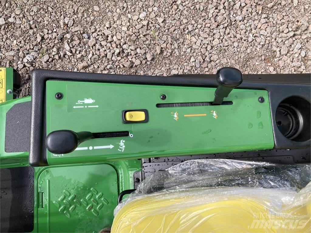 John Deere 1550 Mauriņa traktors