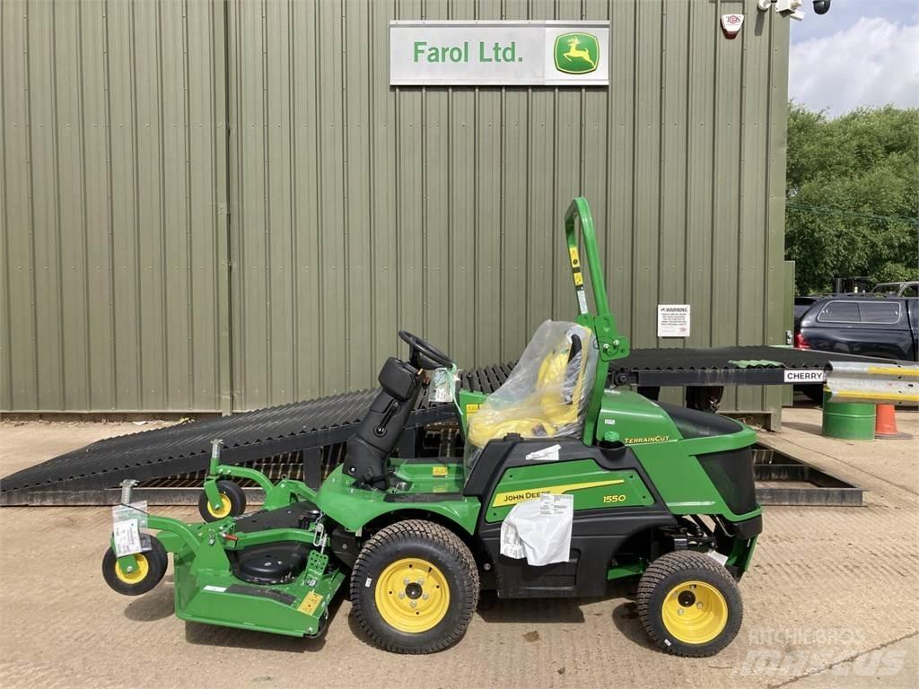 John Deere 1550 Mauriņa traktors