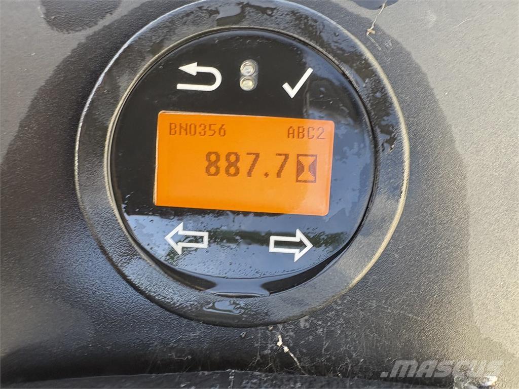 John Deere 1570 Mauriņa traktors