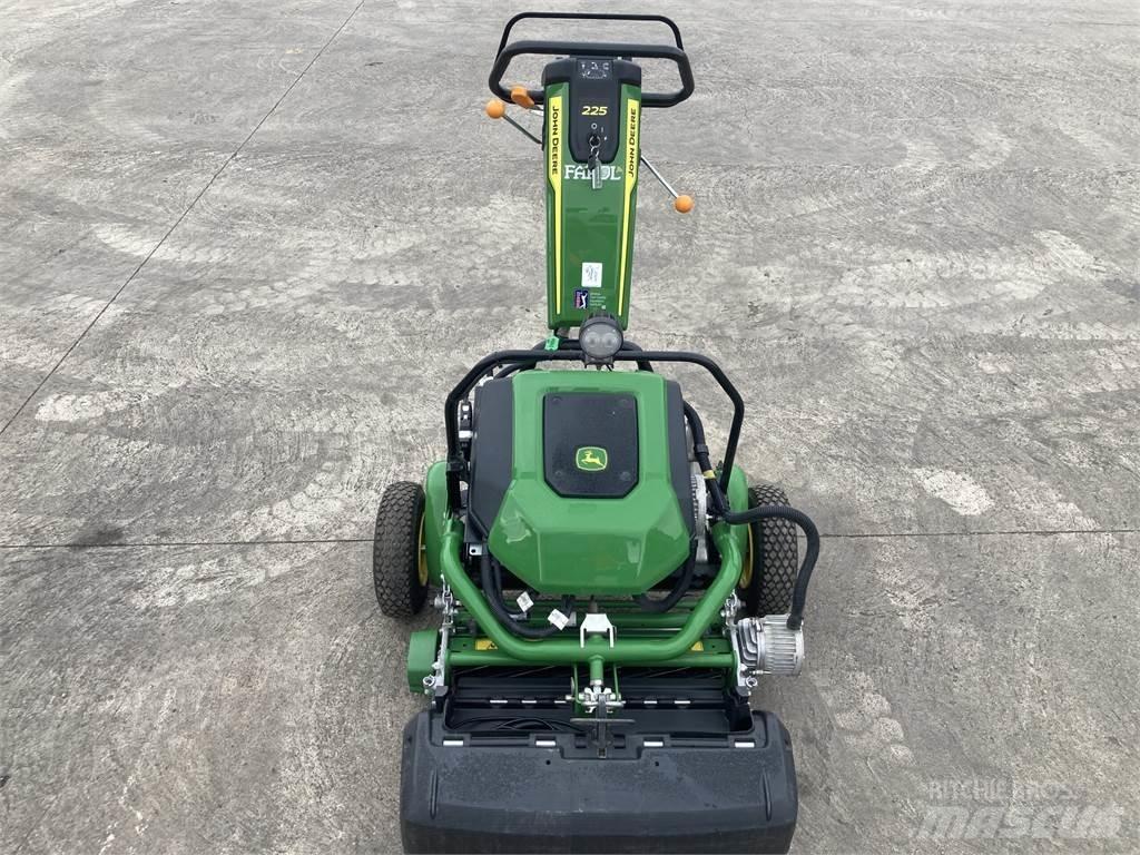 John Deere 225 E-cut Stumjamās pļaujmašīnas