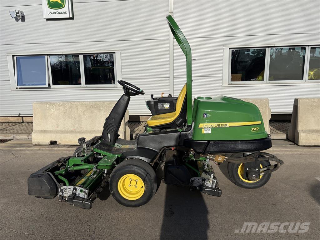 John Deere 2550 Stumjamās pļaujmašīnas