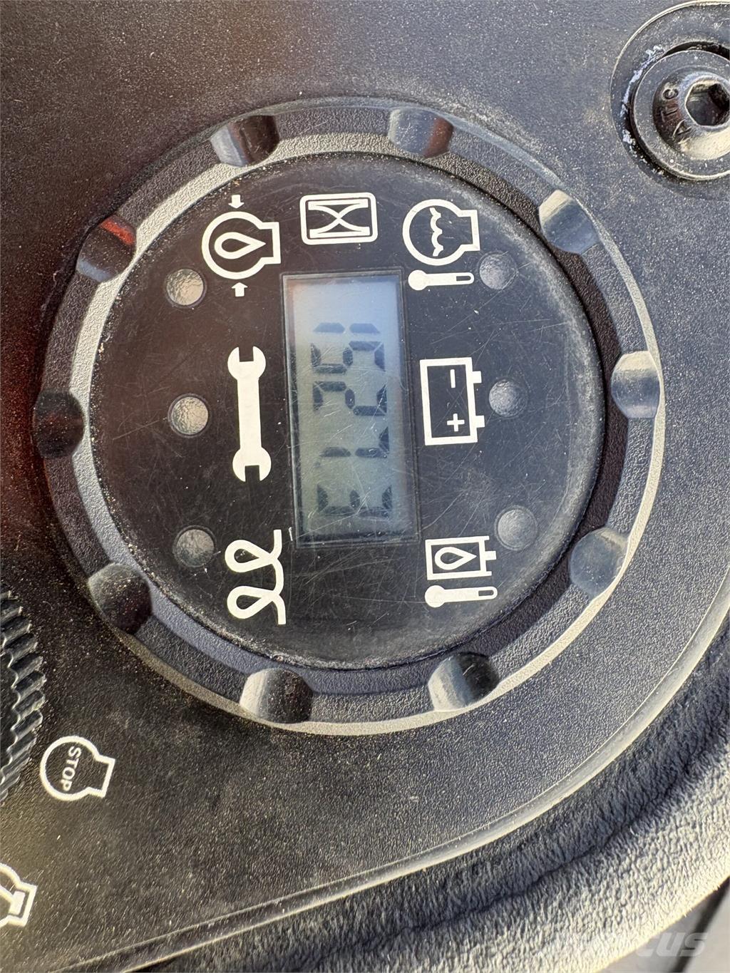 John Deere 2550 Stumjamās pļaujmašīnas