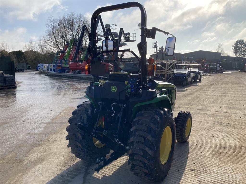 John Deere 3025E Kompaktie traktori