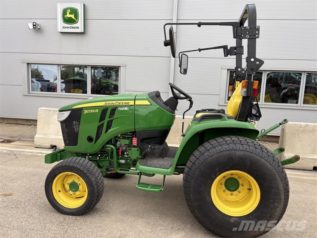 John Deere 3039R Kompaktie traktori