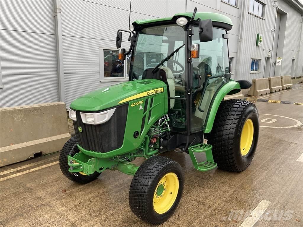 John Deere 4066R Kompaktie traktori
