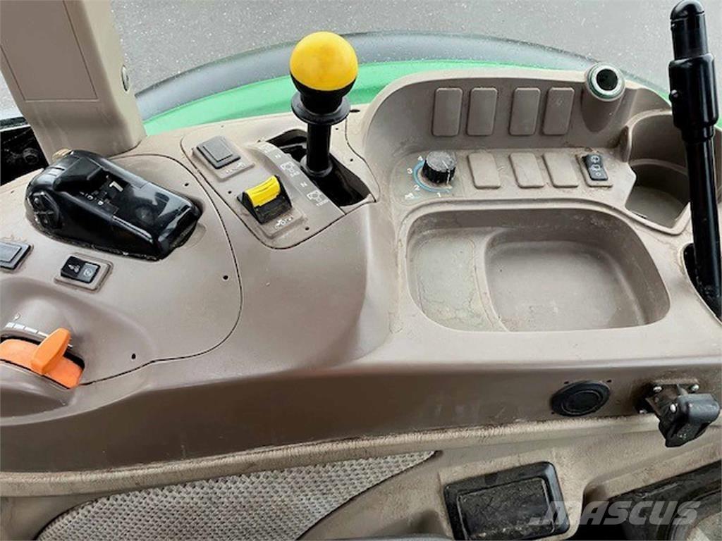 John Deere 5115M Traktori