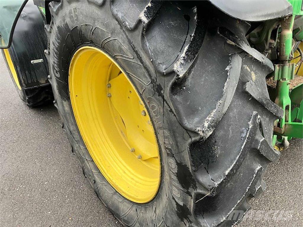 John Deere 5115M Traktori