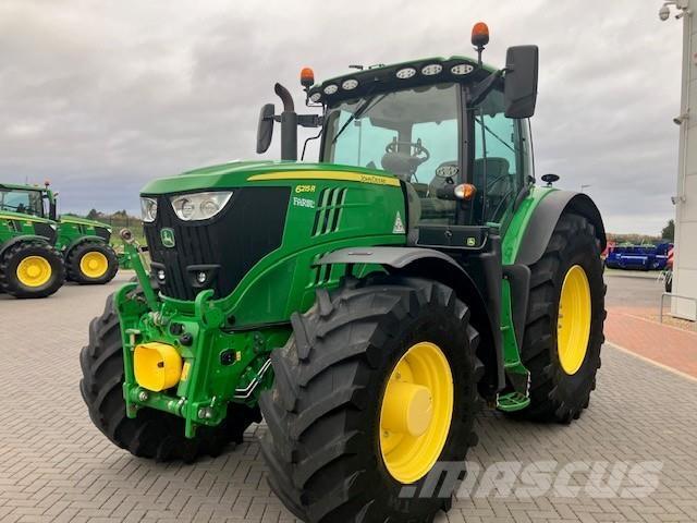 John Deere 6215R Traktori