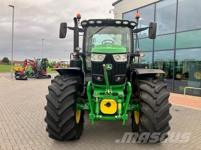 John Deere 6215R Traktori