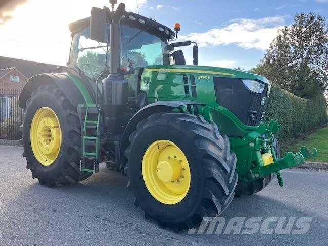 John Deere 6250R Traktori