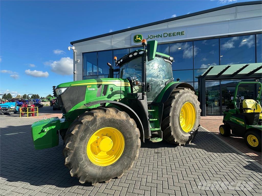 John Deere 6R 215 Traktori