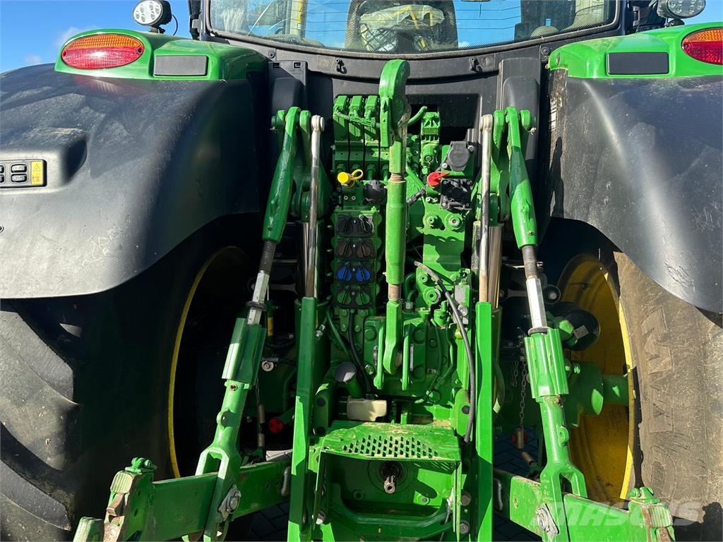 John Deere 6R 215 Traktori