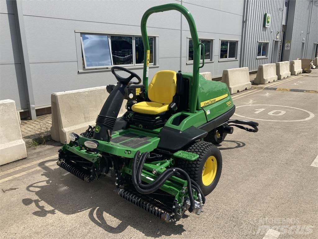 John Deere 7200A Stumjamās pļaujmašīnas