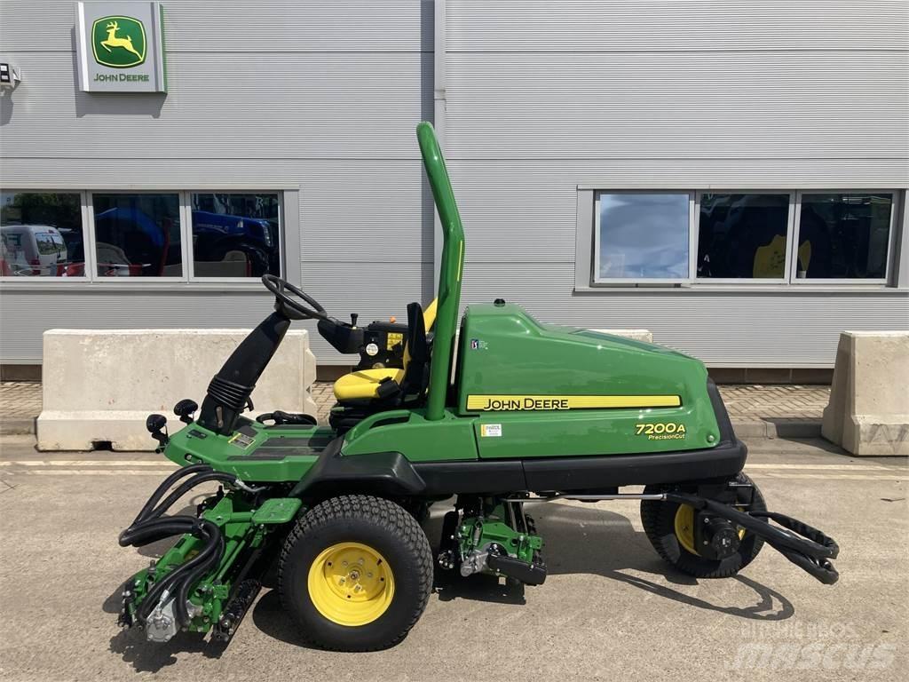 John Deere 7200A Stumjamās pļaujmašīnas