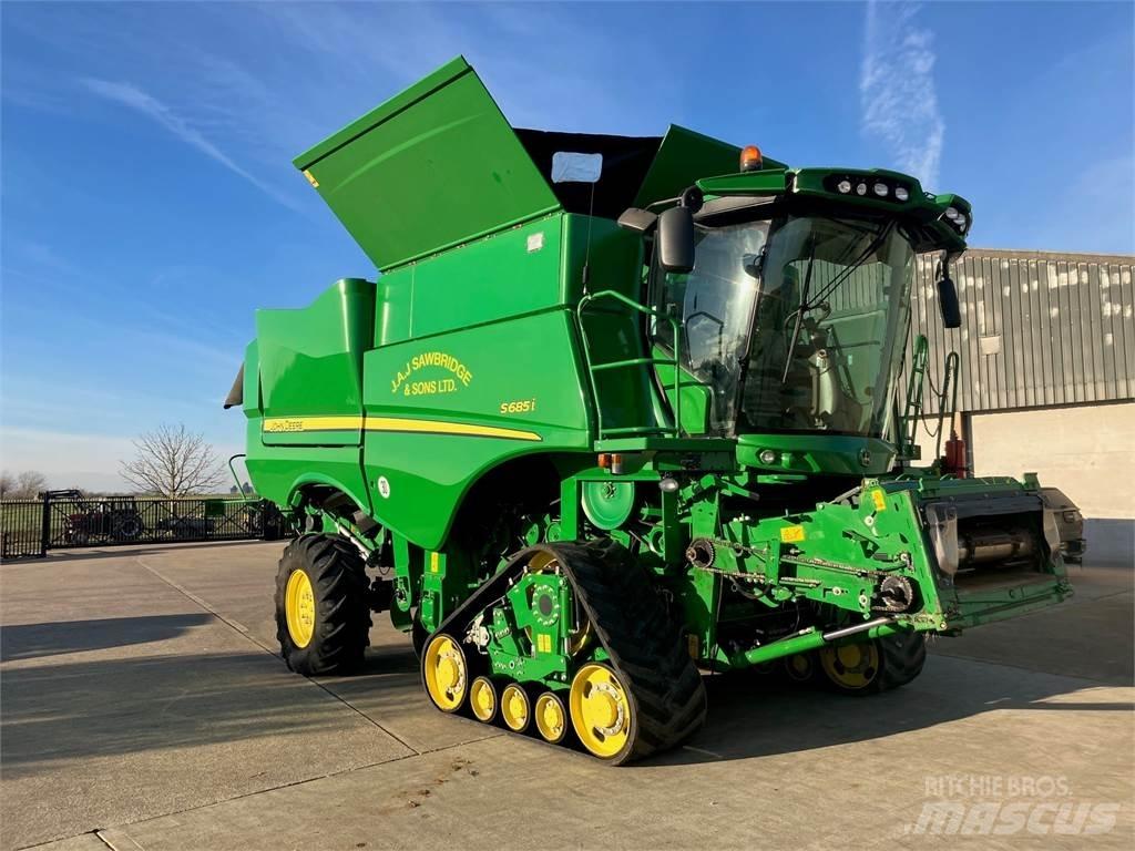 John Deere S685 TM Ražas novākšanas kombaini