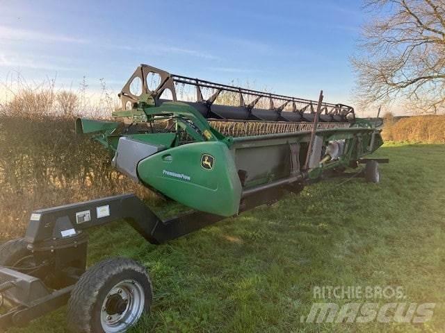 John Deere S685 TM Ražas novākšanas kombaini