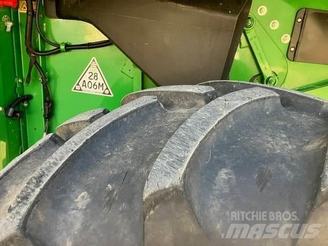 John Deere S690 TM Ražas novākšanas kombaini