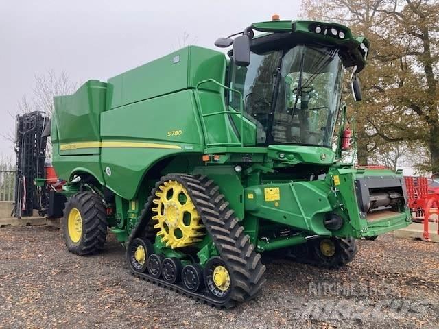 John Deere S780 Ražas novākšanas kombaini