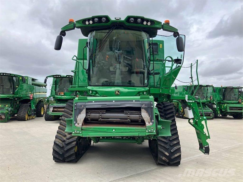 John Deere S790 Ražas novākšanas kombaini