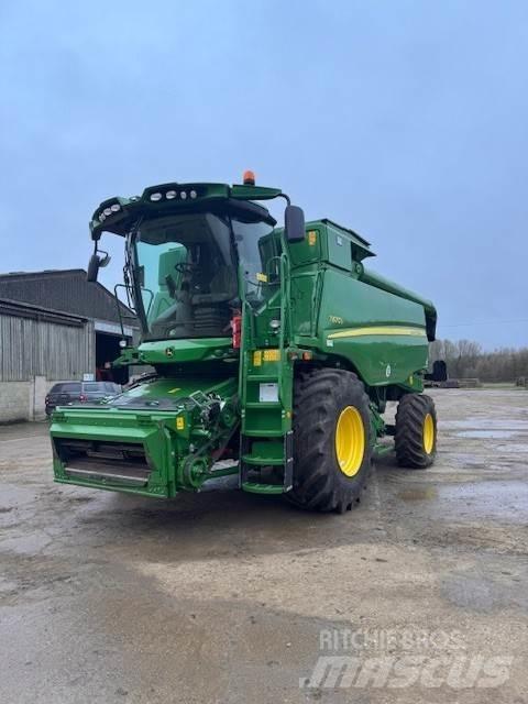 John Deere T670 Ražas novākšanas kombaini