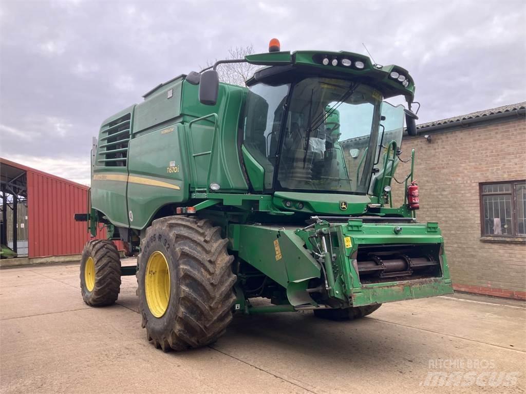 John Deere T670 HM Ražas novākšanas kombaini