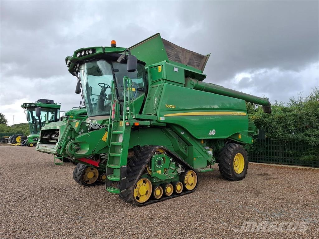John Deere T670i Ražas novākšanas kombaini