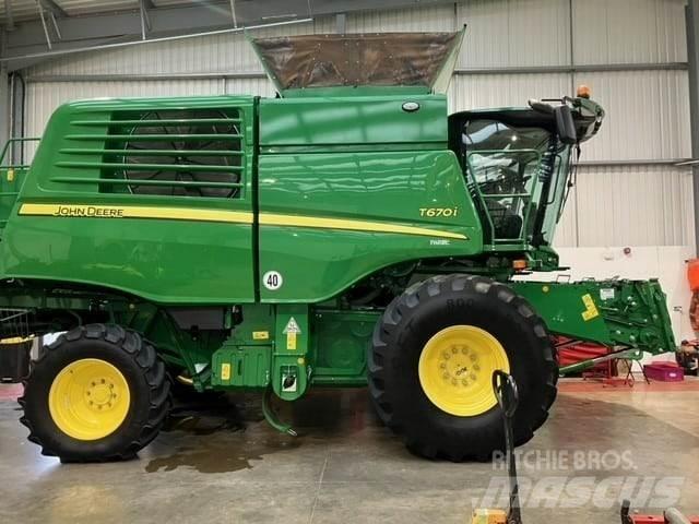 John Deere T670i Ražas novākšanas kombaini