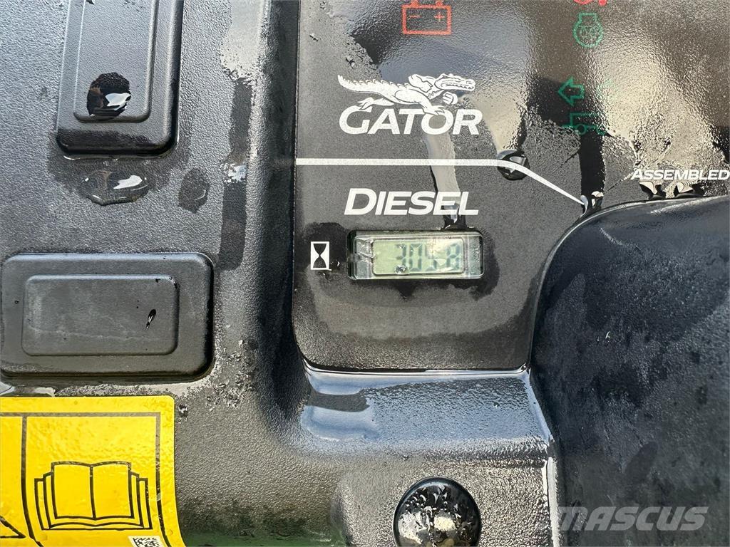 John Deere TH6x4 Komunālās mašīnas