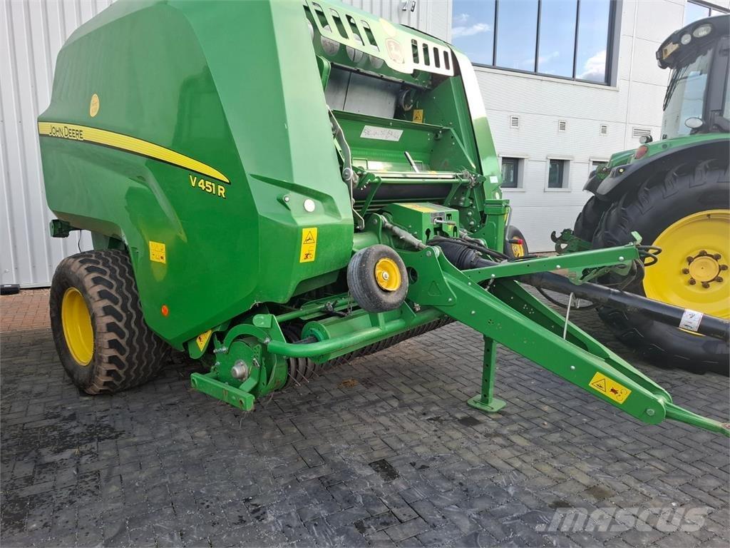 John Deere V451R Ķīpu preses