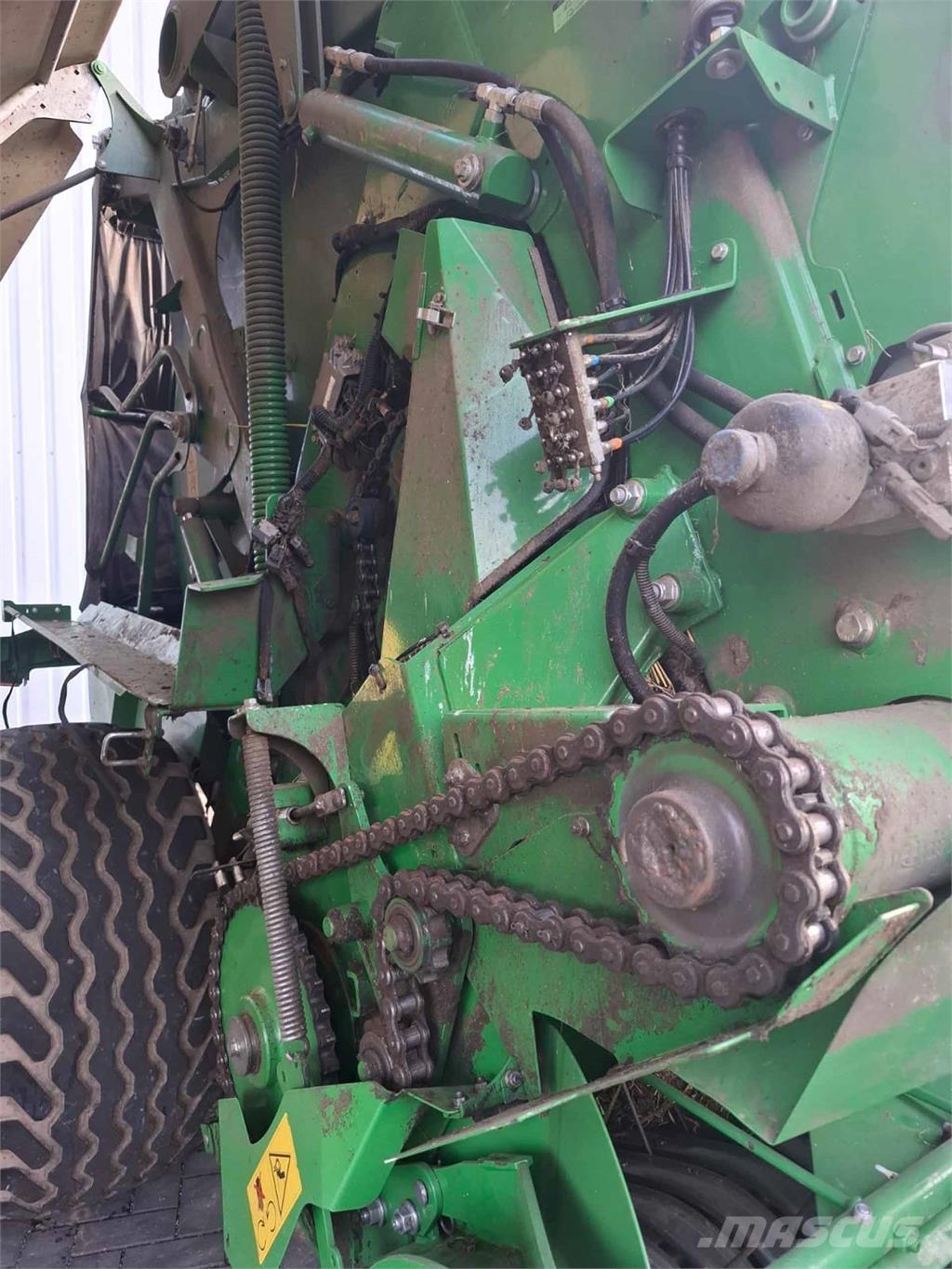 John Deere V451R Ķīpu preses