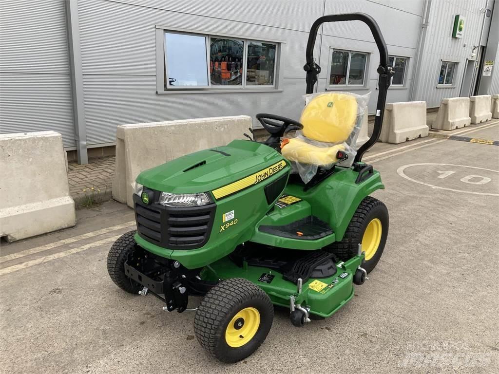 John Deere X940 Mauriņa traktors