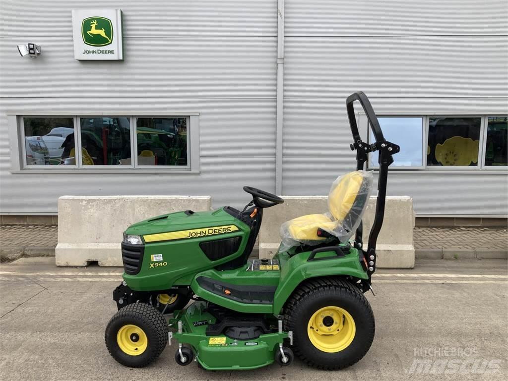John Deere X940 Mauriņa traktors