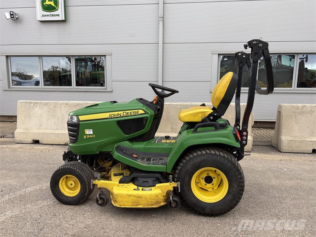 John Deere X940 Mauriņa traktors