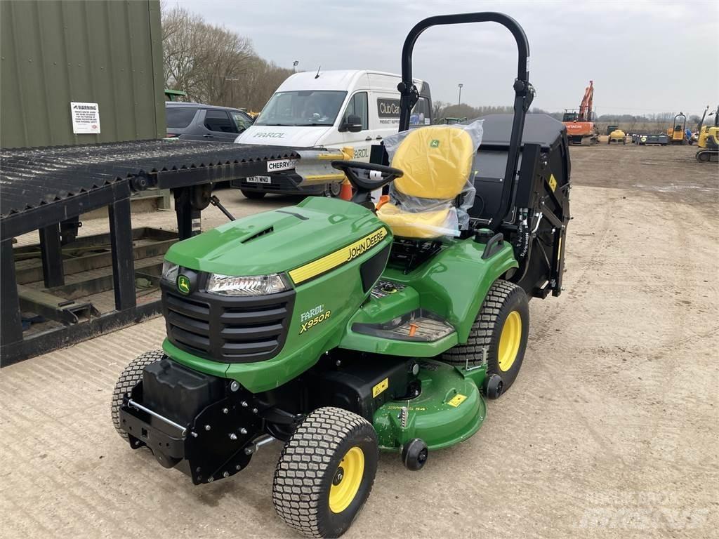 John Deere X950R Mauriņa traktors