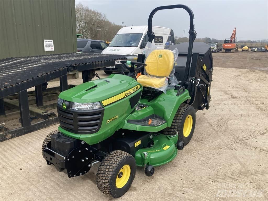 John Deere X950R Mauriņa traktors