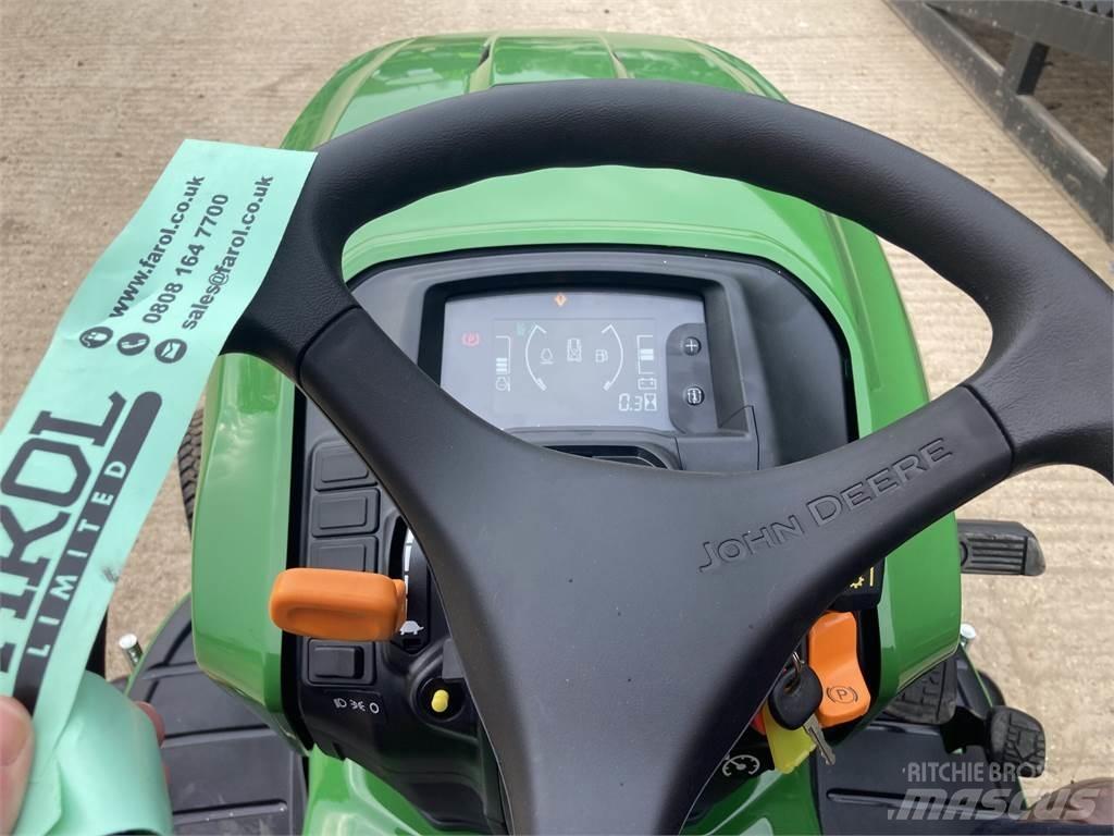 John Deere X950R Mauriņa traktors