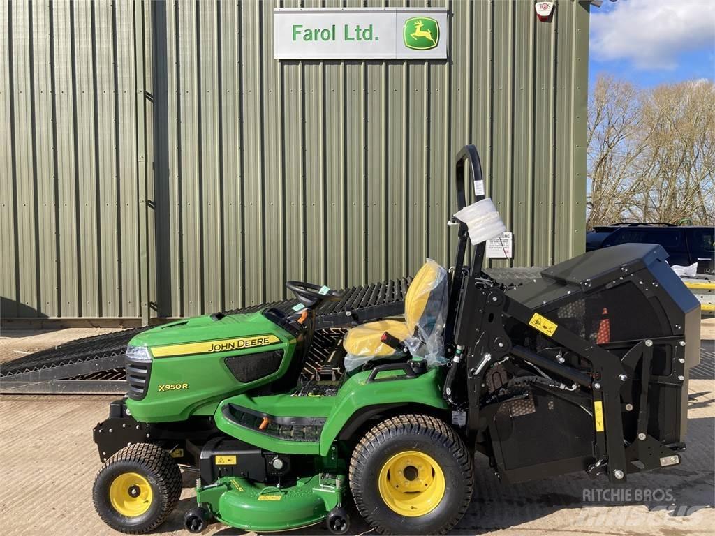 John Deere X950R Mauriņa traktors