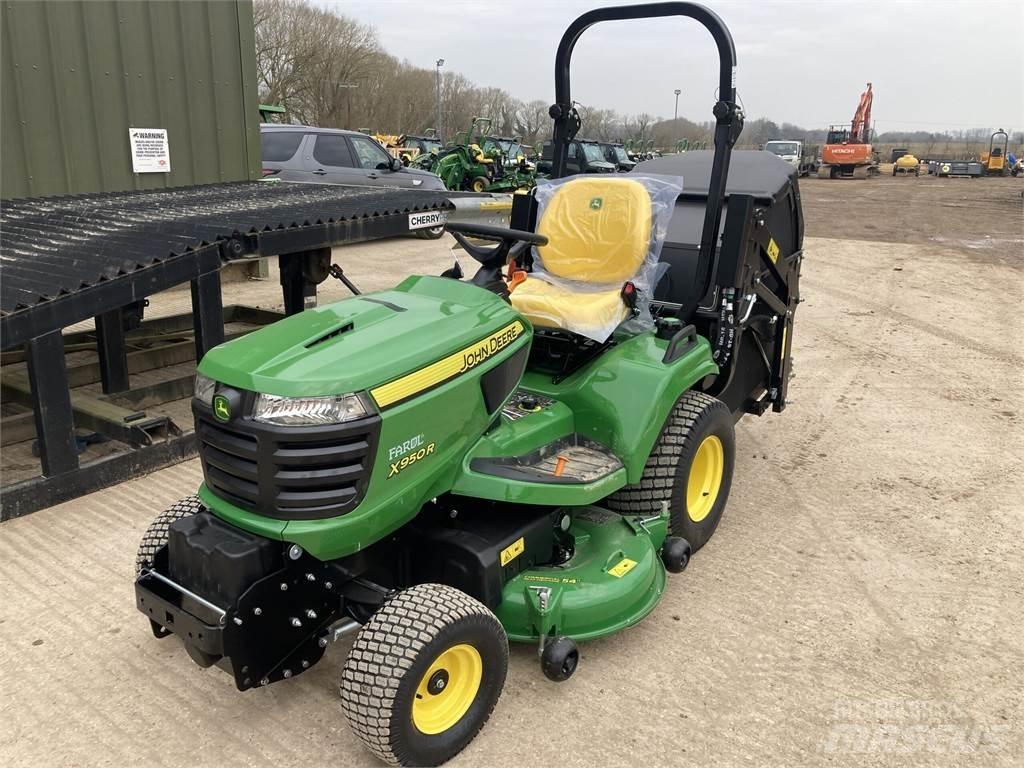 John Deere X950R Mauriņa traktors