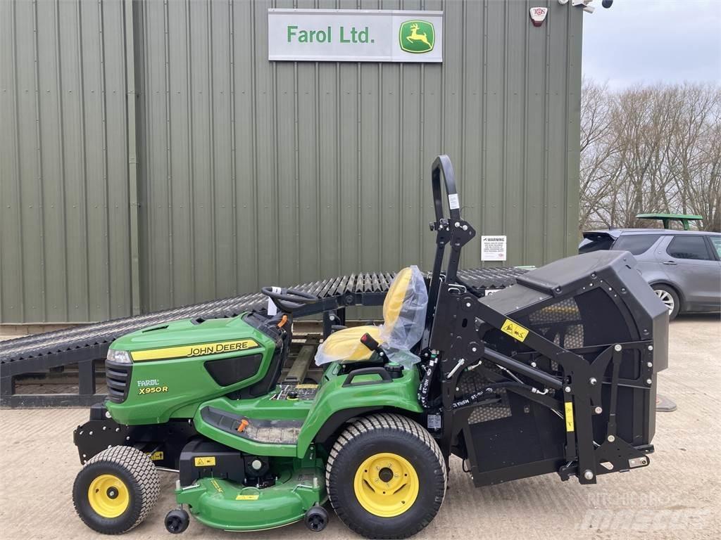 John Deere X950R Mauriņa traktors